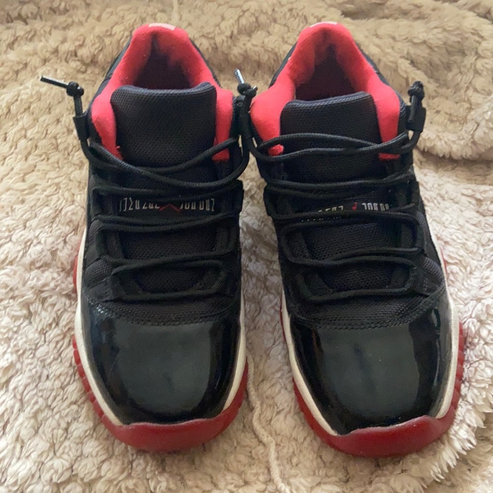 Air Jordan bread lows